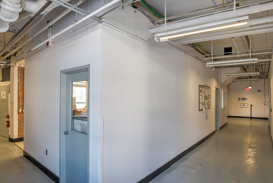 More Photos Of 96 Congress St, Keene Refrigeration Cold Storage For Sale