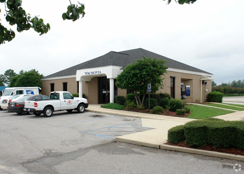 More Photos Of 550 Bel Air Blvd, Mobile Bank For Lease