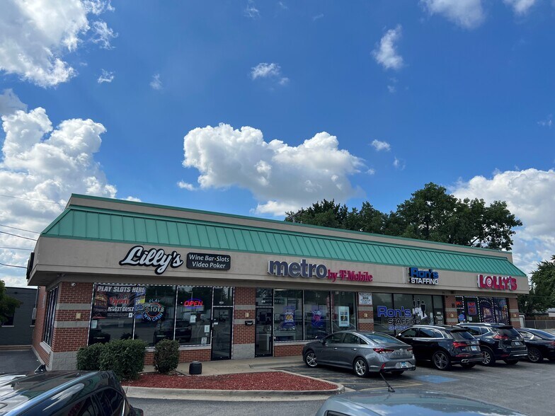 More Photos Of 7201-7211 W 63rd St, Summit Argo Freestanding For Sale