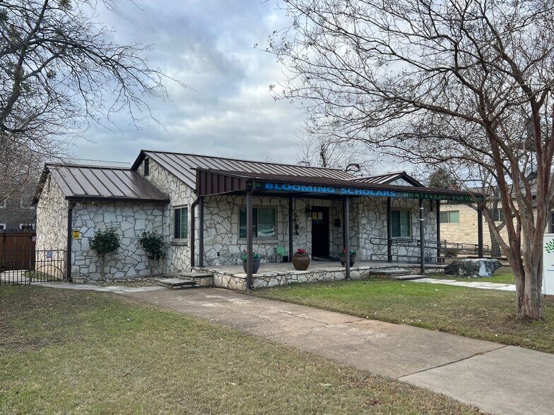 Primary Photo Of 405 W Main St, Round Rock Daycare Center For Sale