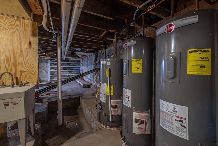 More Photos Of 901 E C St, Pueblo Storefront Retail Residential For Sale