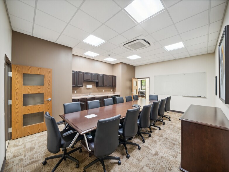 More Photos Of 2005 N Yellowood Ave, Broken Arrow Warehouse For Sale