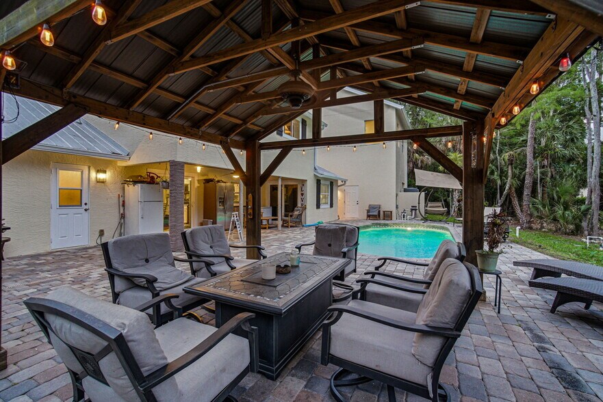 More Photos Of 4120 3rd Ave NW, Naples Apartments For Sale