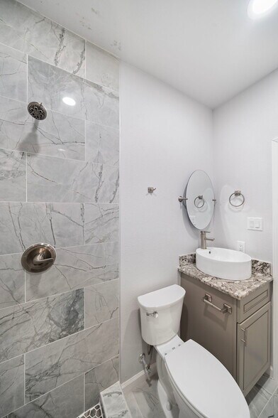 More Photos Of 920 Avenue L, Galveston Apartments For Sale