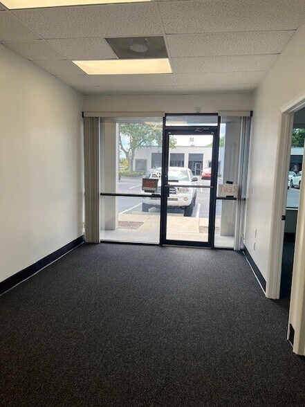 More Photos Of 9225 Ulmerton Rd, Largo Light Distribution For Lease