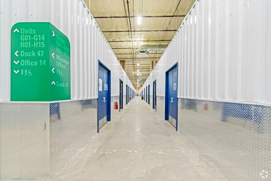 More Photos Of 10795 Hammerly Blvd, Houston Warehouse For Lease