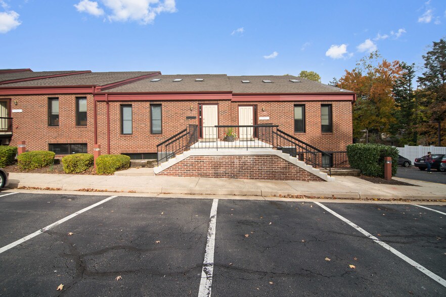 More Photos Of 2555-2575 Chain Bridge Rd, Vienna Medical For Lease