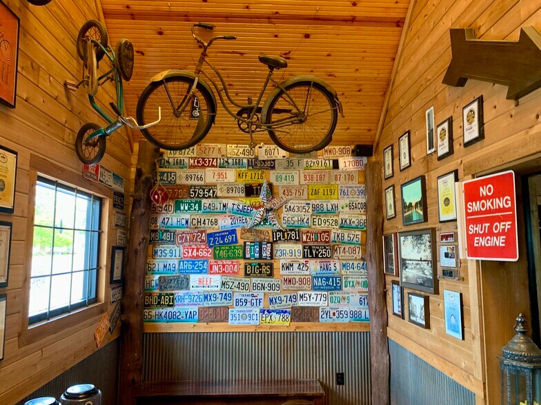 More Photos Of 1220 E 15th St, Joplin Specialty For Sale