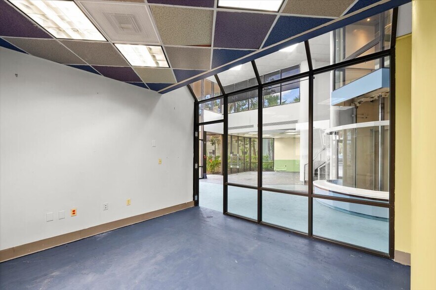 More Photos Of 128 E Granada Blvd, Ormond Beach Medical For Sale