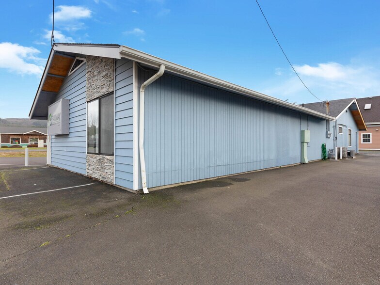 More Photos Of 144-150 N Roosevelt Dr, Seaside General Retail For Lease