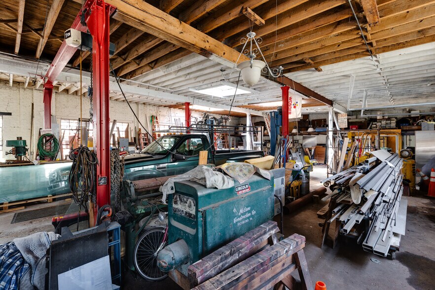 More Photos Of 304-306 Gilmer St, Richmond Manufacturing For Sale