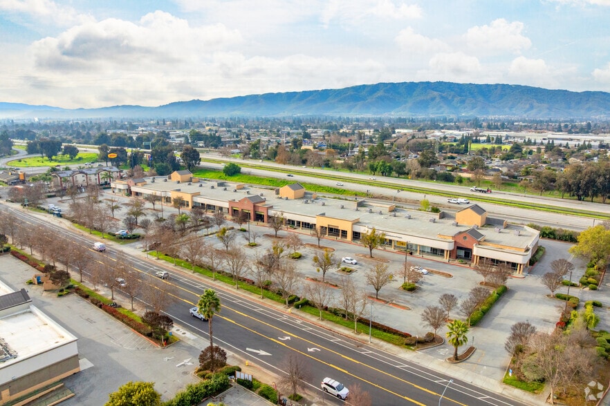 Primary Photo Of 8555 San Ysidro Ave, Gilroy Storefront For Lease