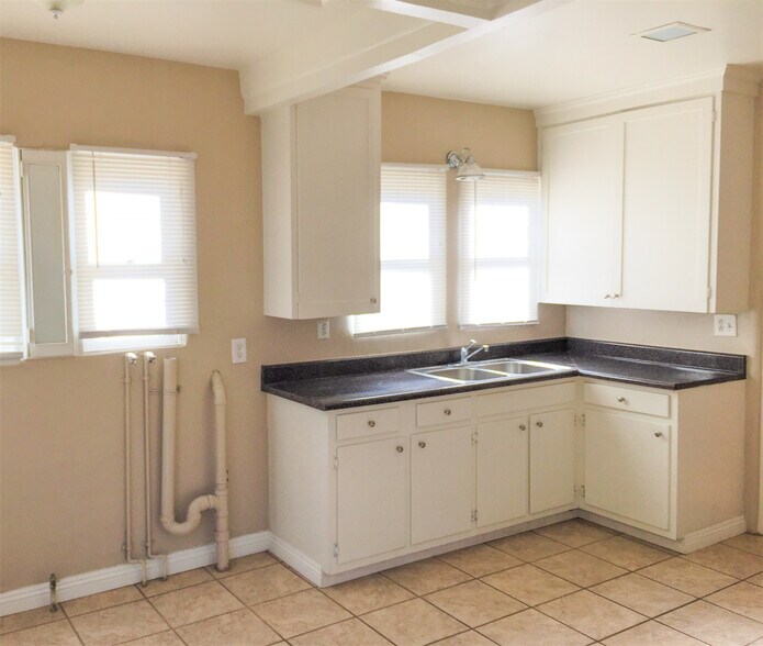 More Photos Of 5220 Pacific Ave, Long Beach Multifamily For Sale