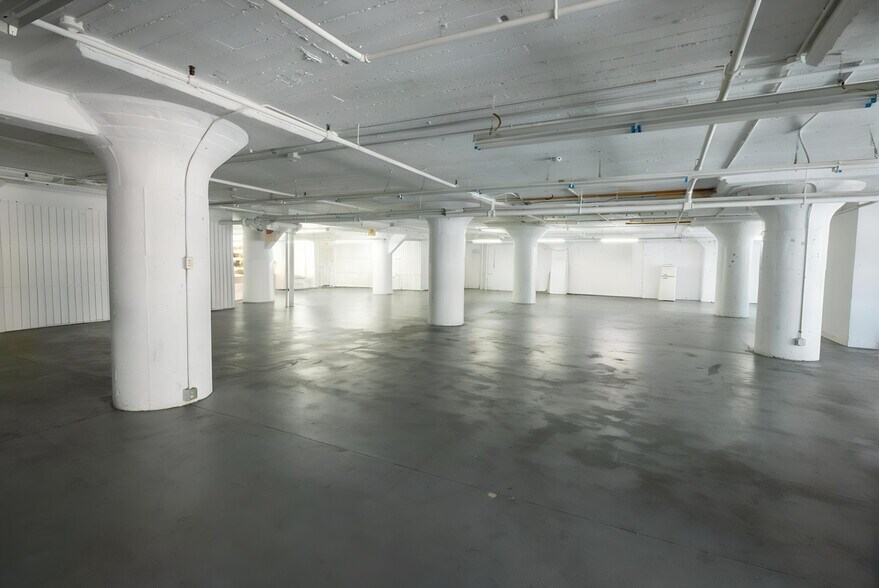 More Photos Of 1114 S Los Angeles St, Los Angeles Warehouse For Sale