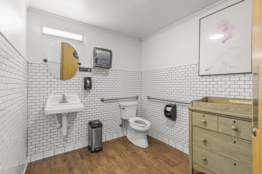 More Photos Of 348 Market St, Colusa Restaurant For Sale