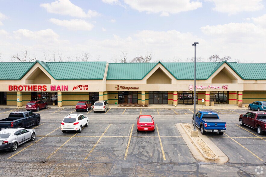 More Photos Of 2024-2050 S Stoughton Rd, Madison General Retail For Sale