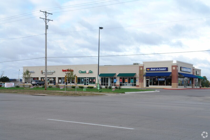 Primary Photo Of 133 E 47th St S, Wichita Unknown For Lease