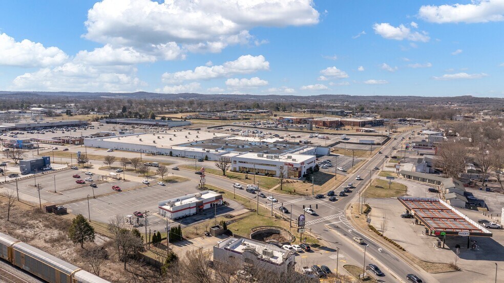 More Photos Of 1801 Russellville Rd, Bowling Green Manufacturing For Sale