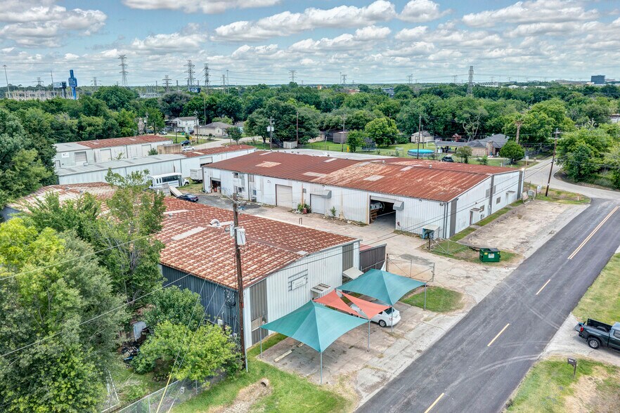 More Photos Of 1013 Hodgkins St, Houston Warehouse For Sale