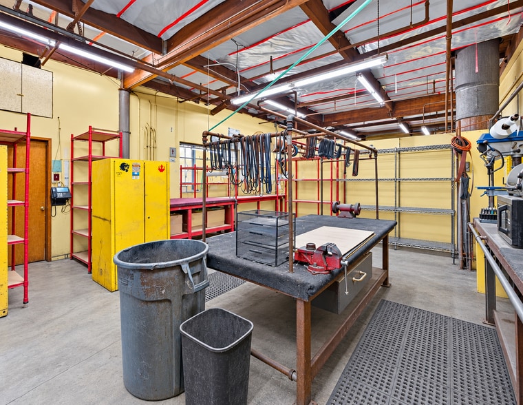 More Photos Of 8136 Lankershim Blvd, North Hollywood Warehouse For Sale