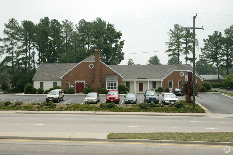 More Photos Of 211-215 Temple Ave, Colonial Heights Office For Sale
