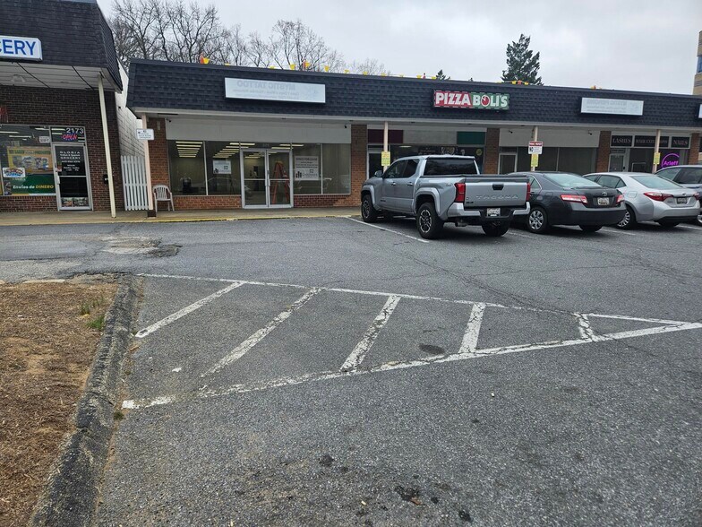 More Photos Of 2179 Defense Hwy, Crofton Storefront For Lease