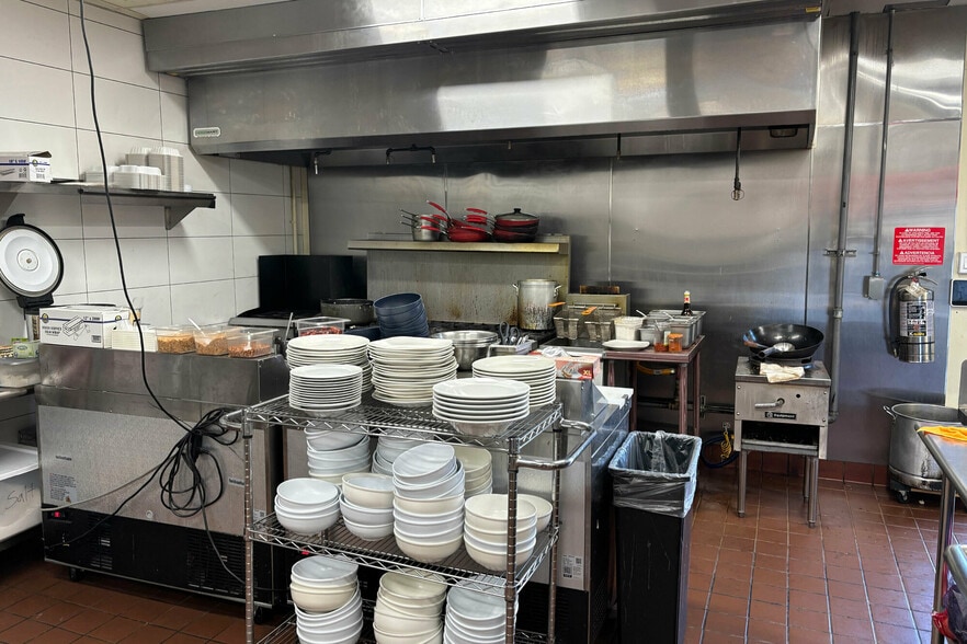 More Photos Of 10655 Coloma Rd, Rancho Cordova Freestanding For Sale