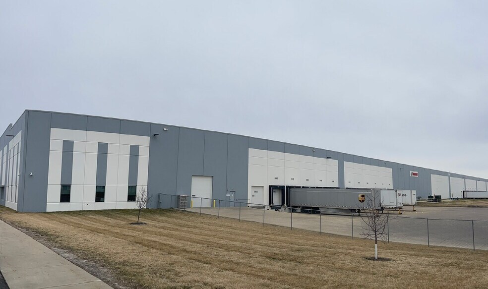 Primary Photo Of 370 Festal Pl NW, Owatonna Distribution For Lease