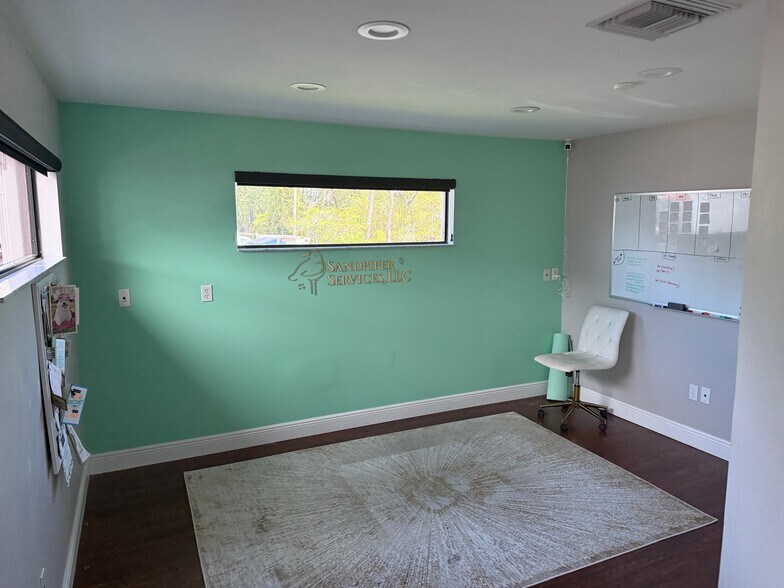 More Photos Of 31081-31089 US Hwy 19 N, Palm Harbor Office For Lease