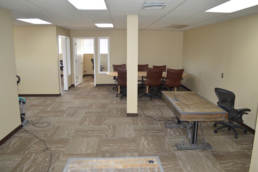 More Photos Of 1100 W Littleton Blvd, Littleton Loft Creative Space For Sale