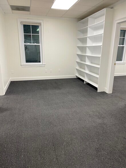 More Photos Of 680 Village Trce NE, Marietta Loft Creative Space For Lease
