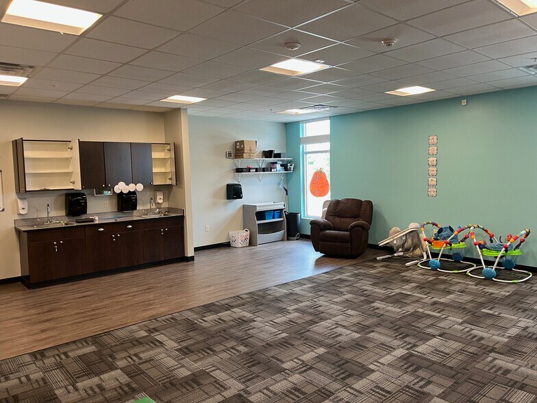 More Photos Of 20120-20124 Pierce St, Omaha Daycare Center For Sale