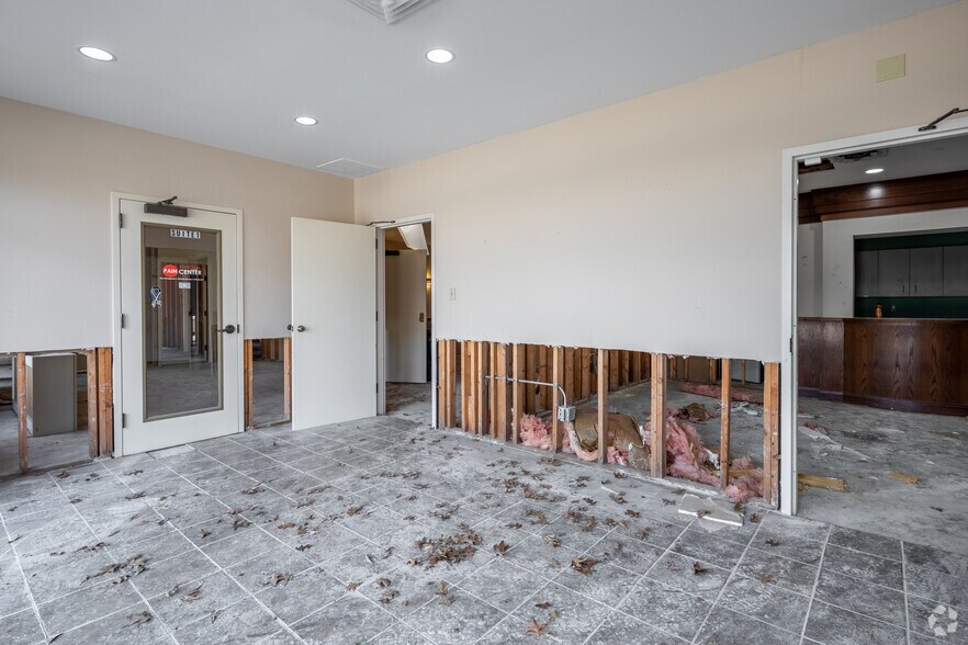 More Photos Of 6605 Stage Rd, Memphis Medical For Sale