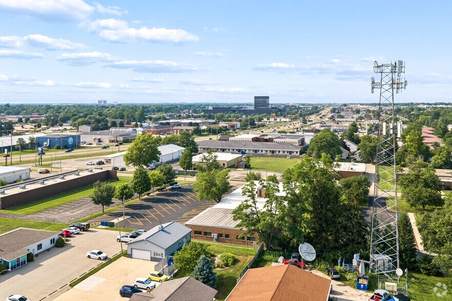 More Photos Of 2709 McGraw Dr, Bloomington Office Residential For Sale