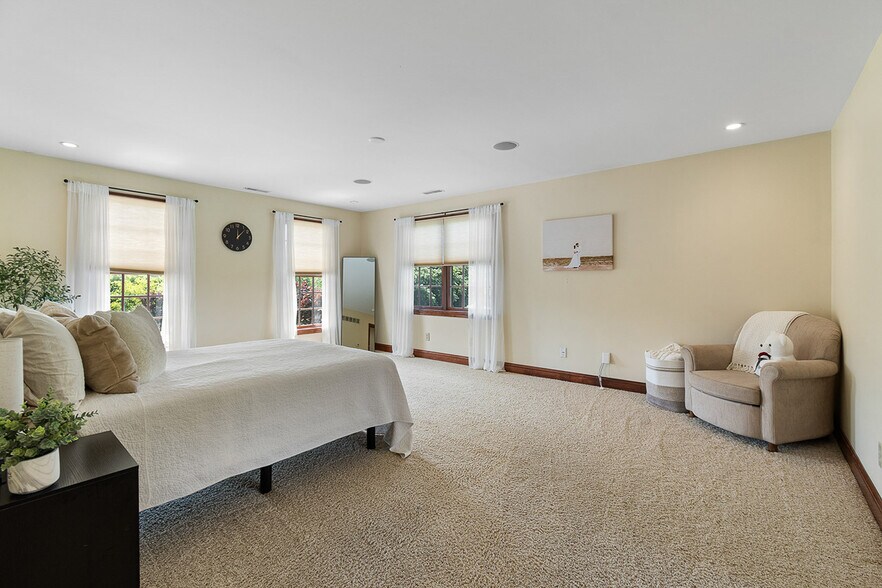 More Photos Of 5495 Meese Rd NE, Louisville Sports And Entertainment For Sale