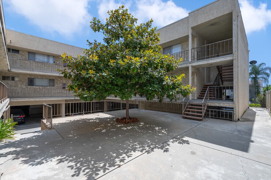 Primary Photo Of 1350 W 9th St, San Pedro Apartments For Sale