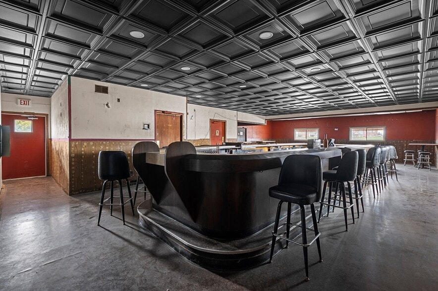 More Photos Of 1204 18th St, Two Rivers Bar For Sale