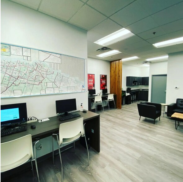 More Photos Of 474 Hazeldean Rd, Ottawa General Retail For Lease