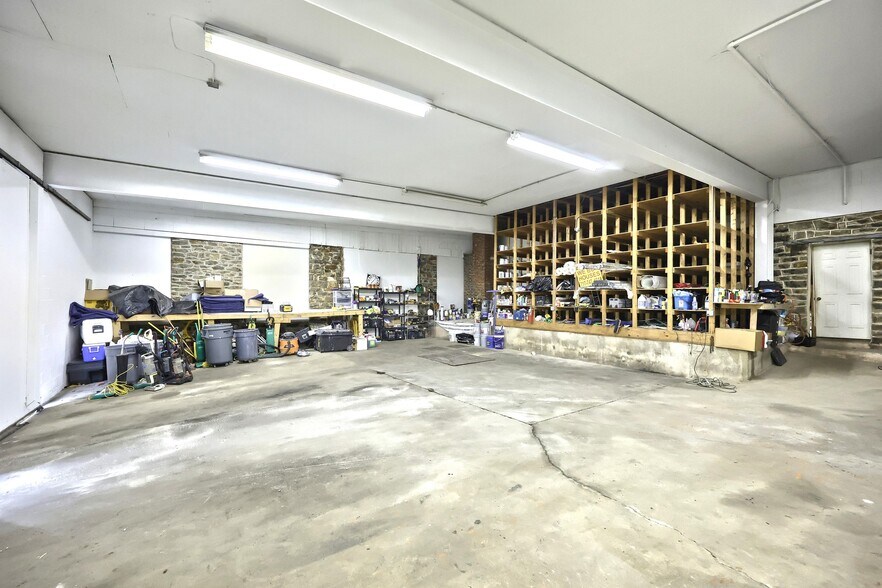 More Photos Of 1518 S George St, York Light Manufacturing For Sale