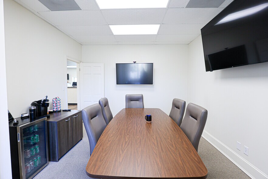 More Photos Of 630 Jefferson St, Paducah Office For Sale