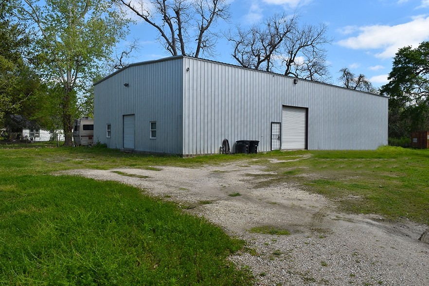 Primary Photo Of 9908 Clark Rd, Houston Warehouse For Lease