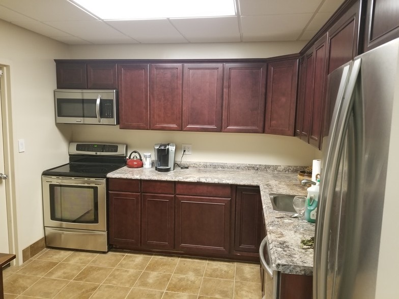 More Photos Of 229 S Waverly St, Yonkers Manufacturing For Sale