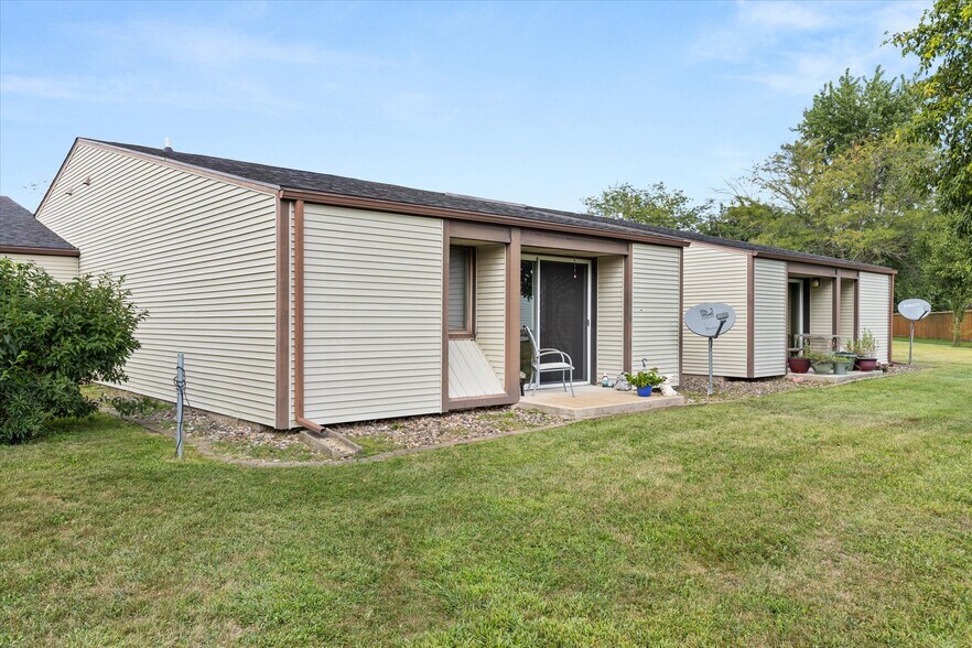 More Photos Of 111 Bannon Dr, Dwight Apartments For Sale