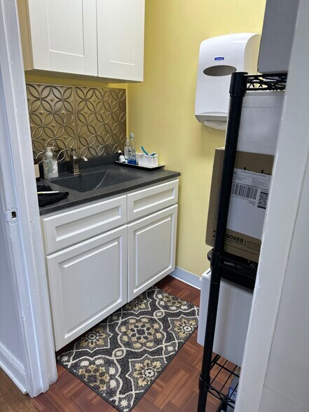 More Photos Of 271 US Highway 46, Fairfield Office For Lease