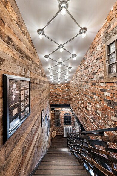 More Photos Of 148 Pit Ln, Pontiac Parking Garage For Sale
