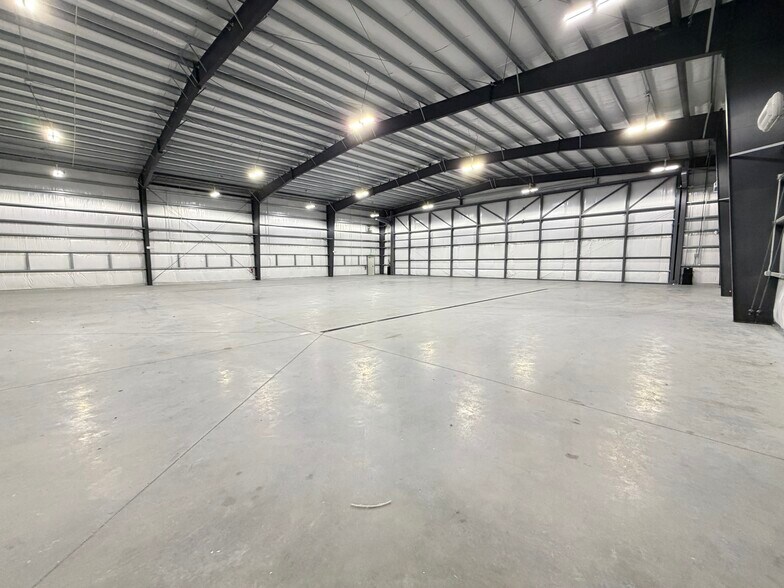More Photos Of 229 Airpark Blvd, Immokalee Airplane Hangar For Sale
