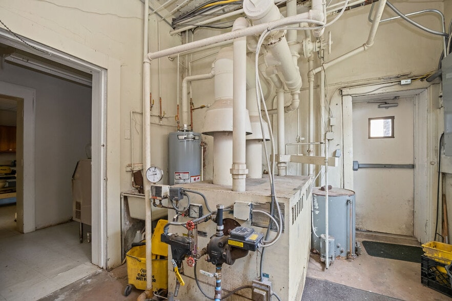 More Photos Of 501 Elizabeth St, Charleston Flex For Sale