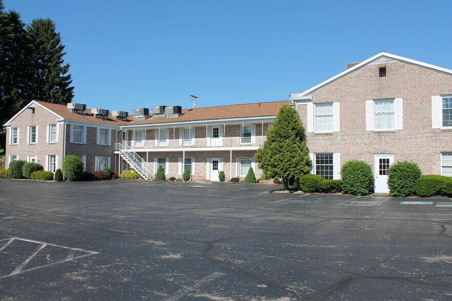 More Photos Of 701 N Hermitage Rd, Hermitage Medical For Lease