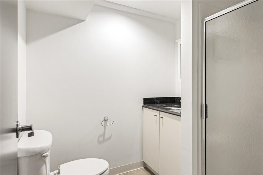 More Photos Of 109 N Orianna St, Philadelphia Office For Sale
