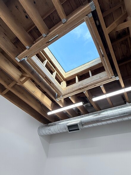 More Photos Of 737-747 N Western Ave, Los Angeles Storefront For Lease